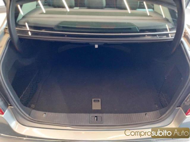 MERCEDES-BENZ E 220 CDI BlueEFFICIENCY Avantgarde