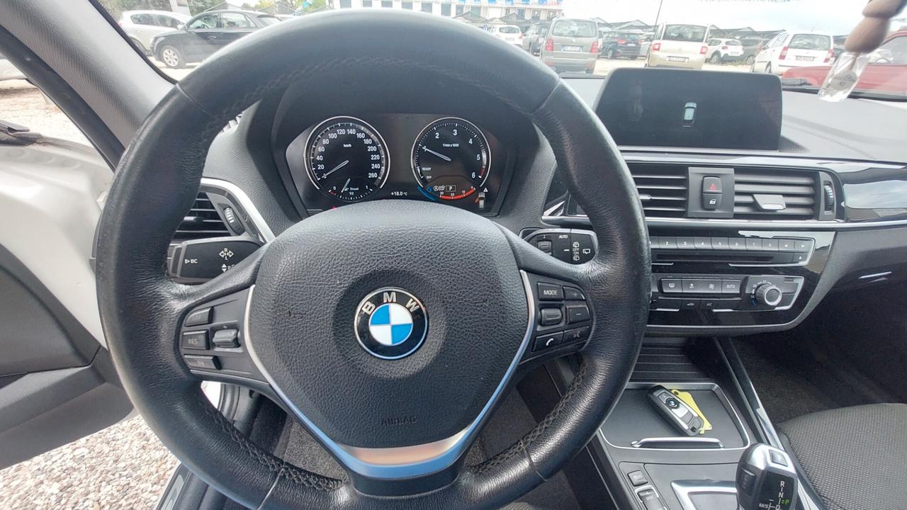 Bmw 116 116d 5p. Urban