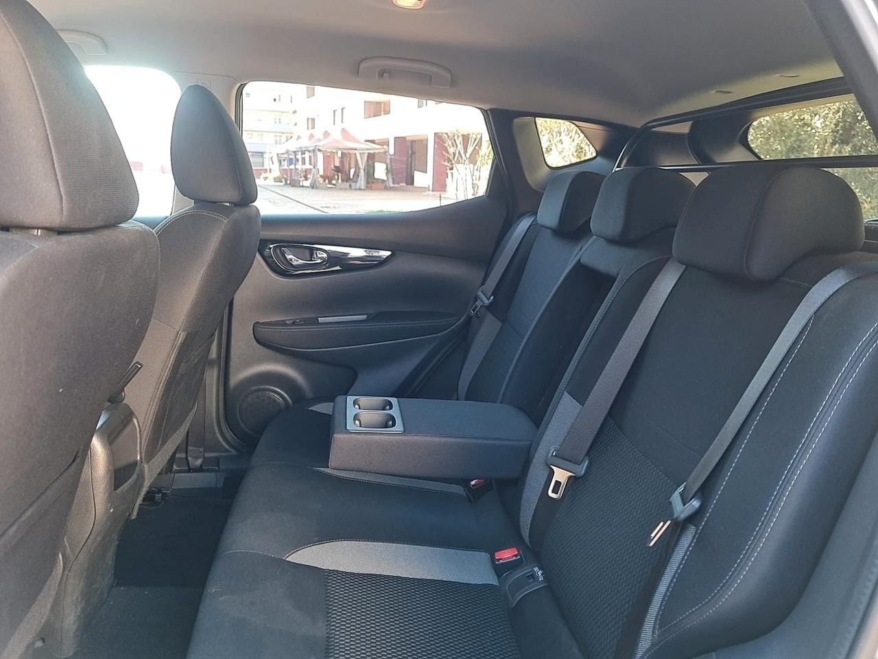 Nissan Qashqai 1.6 dCi 2WD N-Connecta X TRONIC NOLEGGIO GIORNALIERO