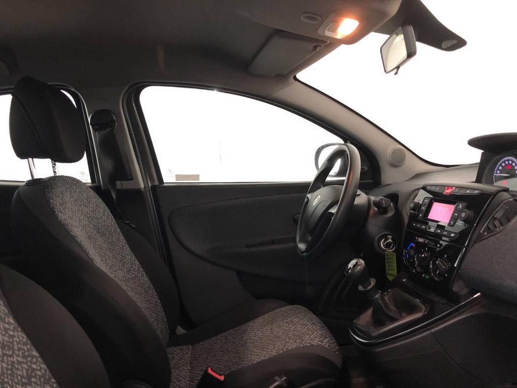 Lancia Ypsilon 5 Porte 1.2 Silver