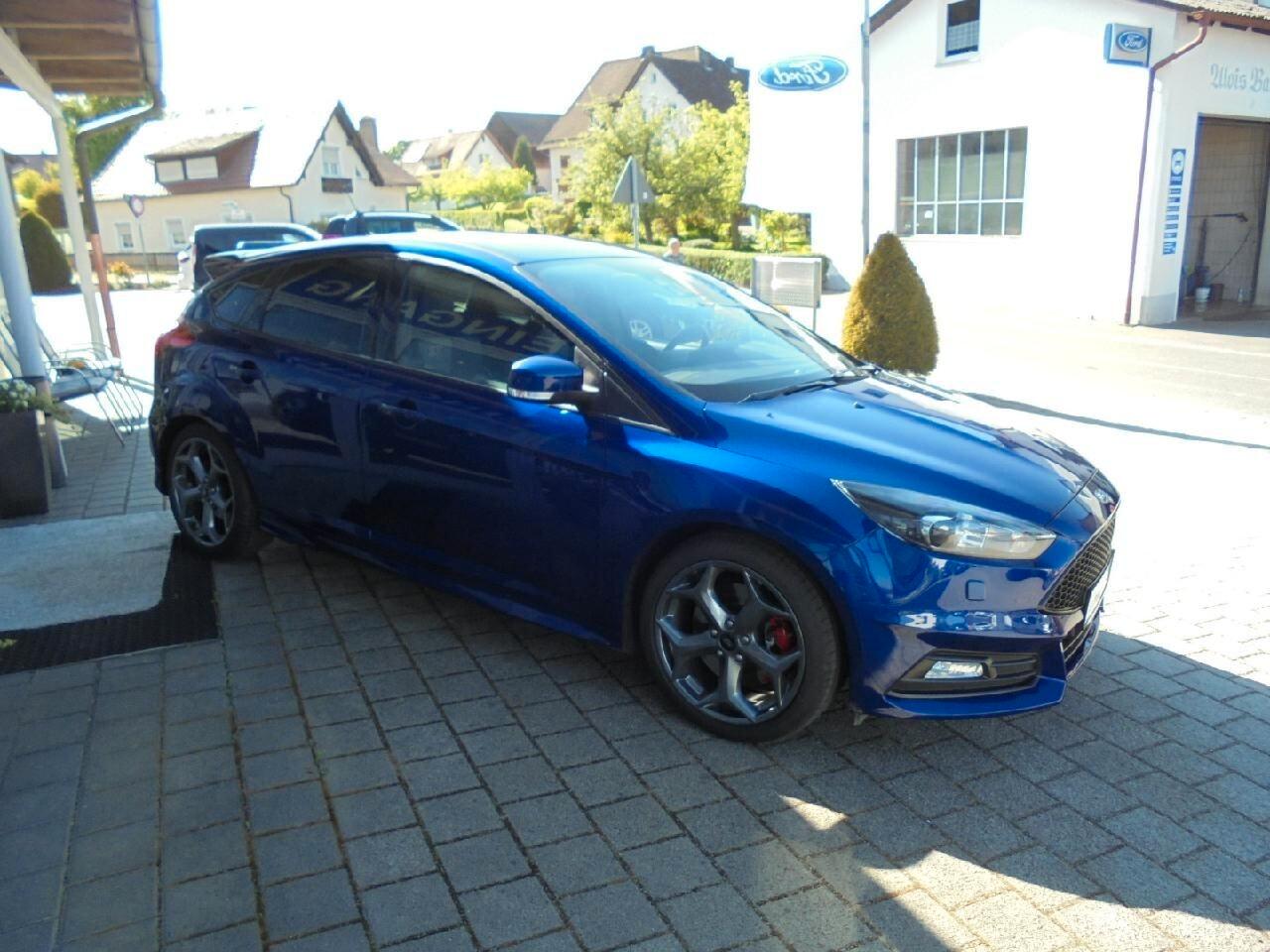 Ford Focus ST 18" NAVY SENS PARK CRUISE CONTROL RETROCAMERA SEDILI PELLE/TESSUTO FORD SYNC 3