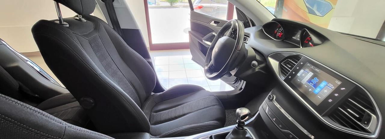 Peugeot 308 ALLURE 120CV-START&STOP- TENUTA IN PERFETTE CONDIZIONI -COME NUOVA