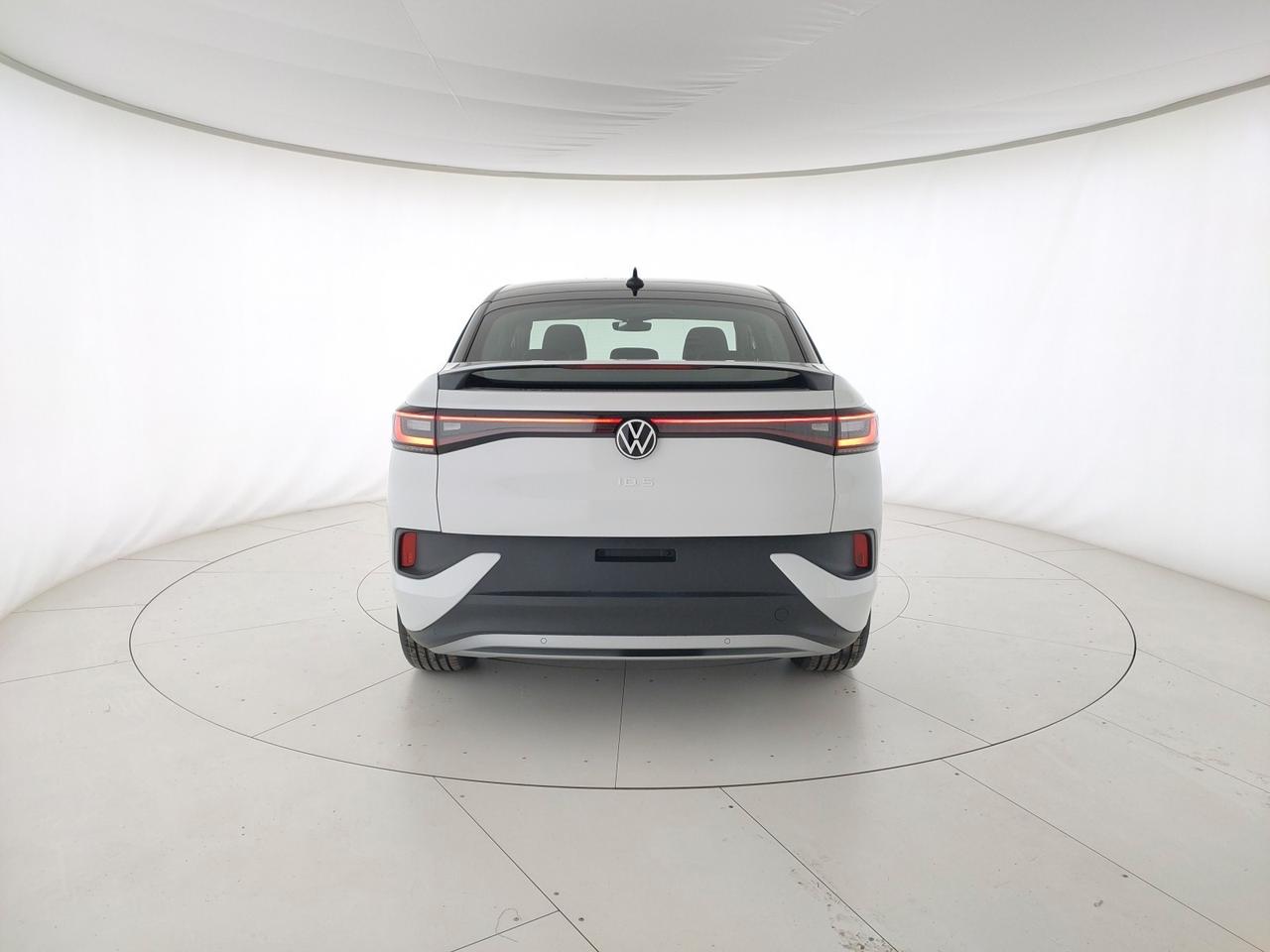 Volkswagen ID.5 Pro Performance a noleggio da 329 euro al mese