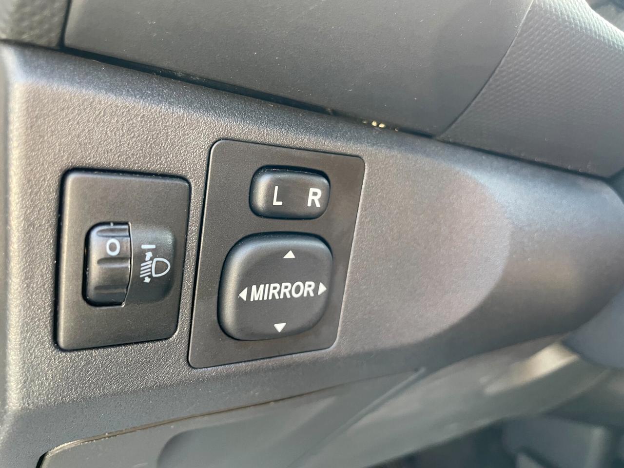 Toyota Yaris 1.3 5 porte Sol KM REALI!!! NEOPATENTATI OK