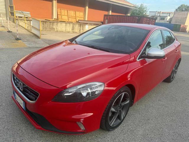 VOLVO V40 D4 R-design Momentum Stupenda Bellissima