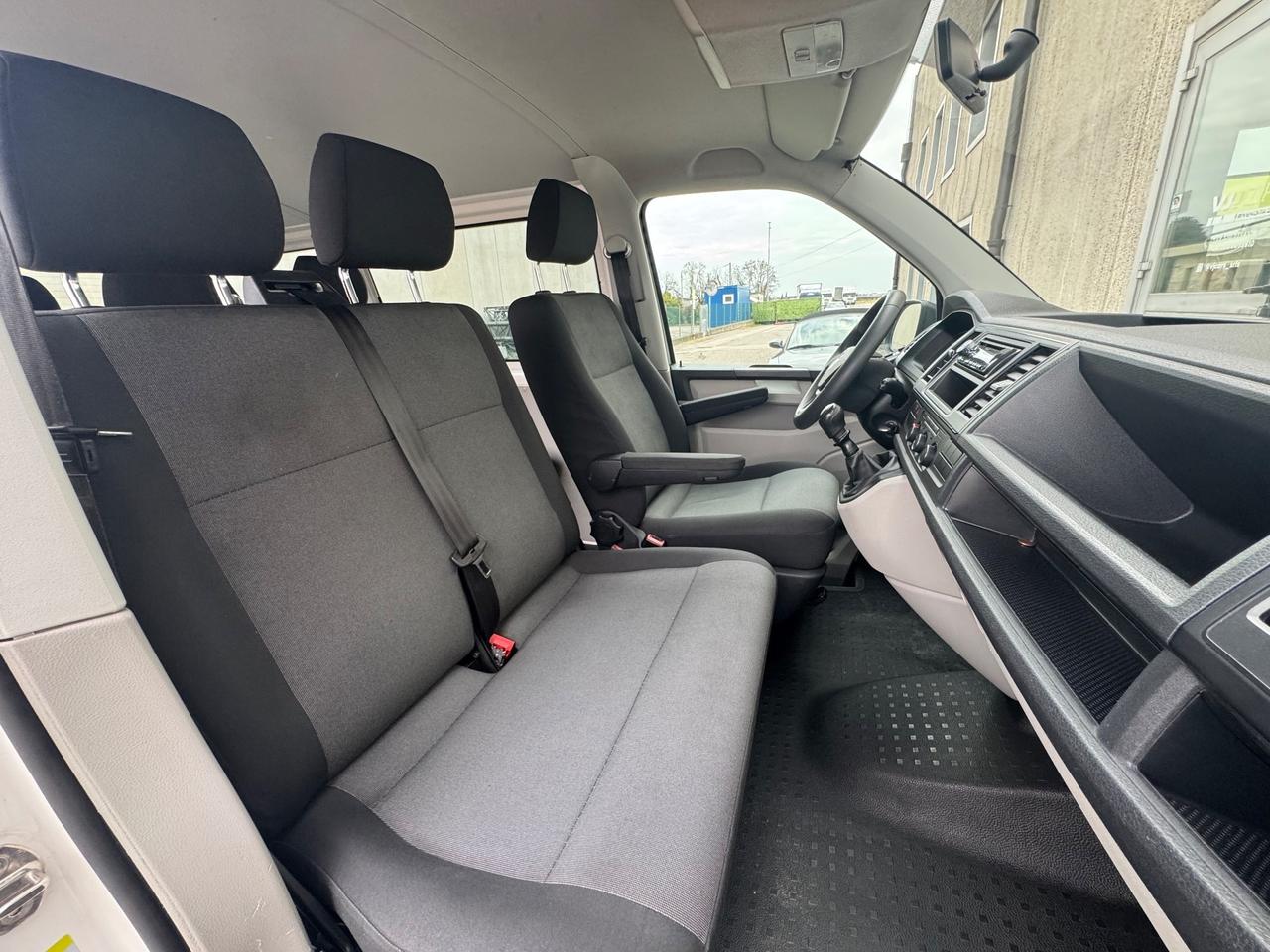 Volkswagen Transporter 2.0 TDI 9 posti