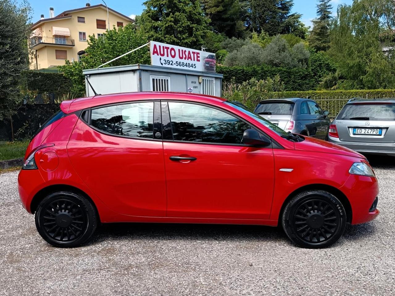 Lancia Ypsilon 1.0 firefly hybrid Ecochic hybrid