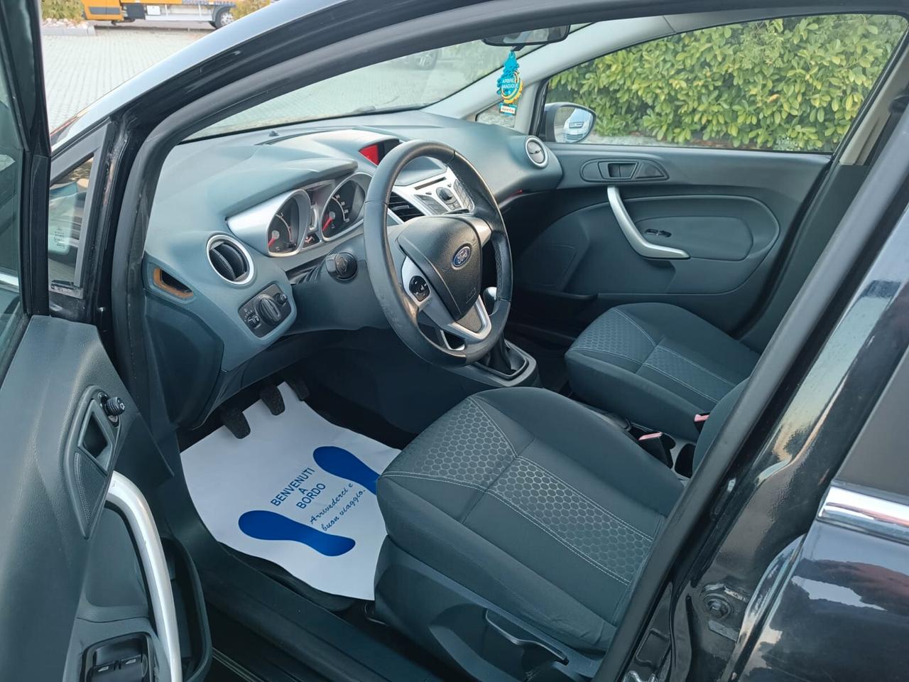 Ford Fiesta 1.2 Benzina-NEOPAT-132.000-2009