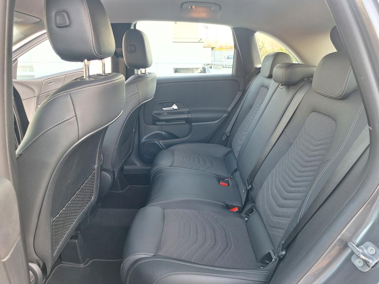 Mercedes-benz B 180 Automatic Advanced RETROCAM- 2023