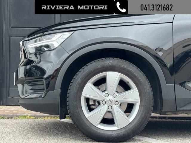 VOLVO XC40 T2 Momentum Core