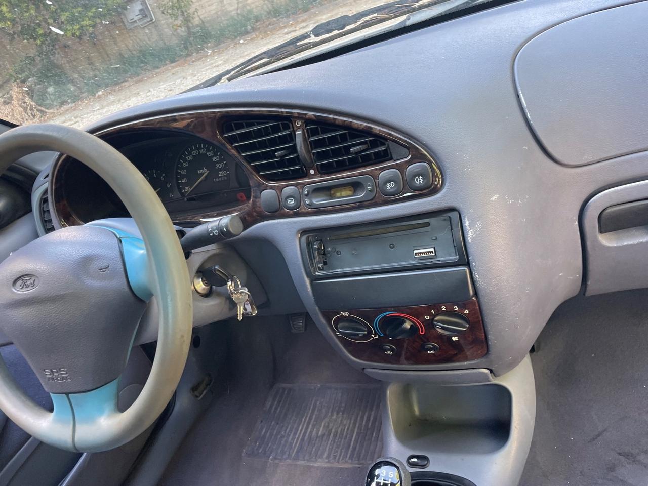 Ford Fiesta 1.4i 16V cat 5 porte Ghia