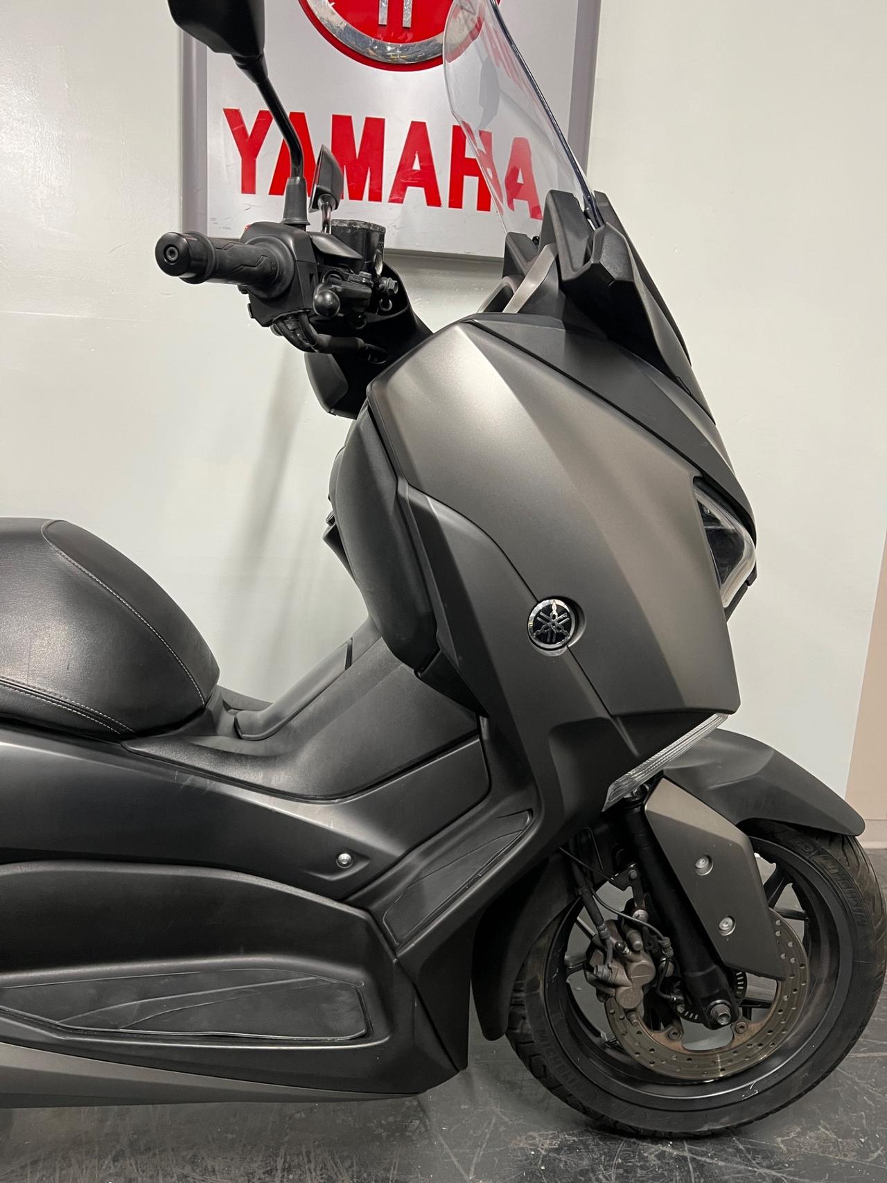 Yamaha X-Max 300