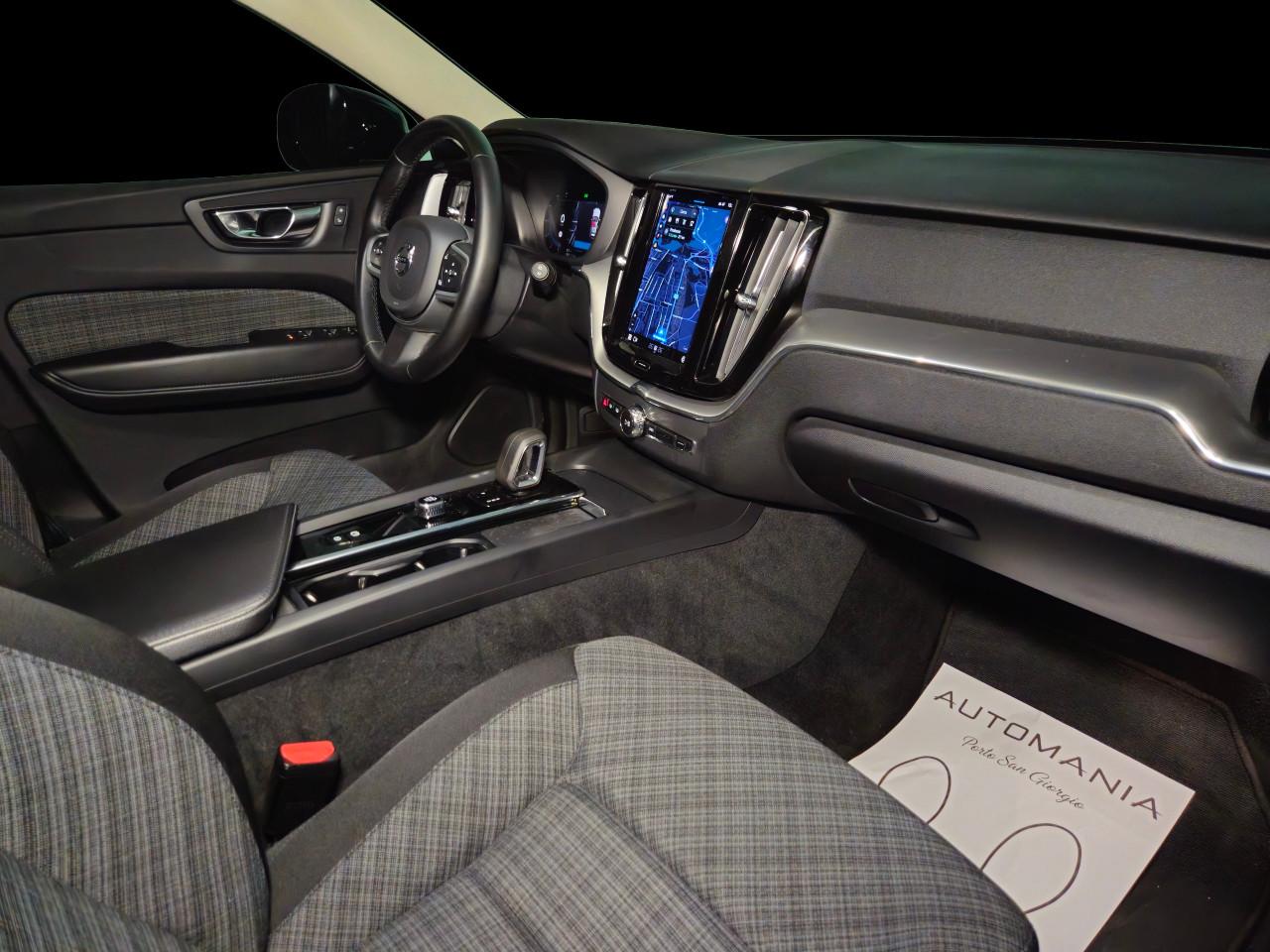 Volvo XC60 2.0 b4 Core auto