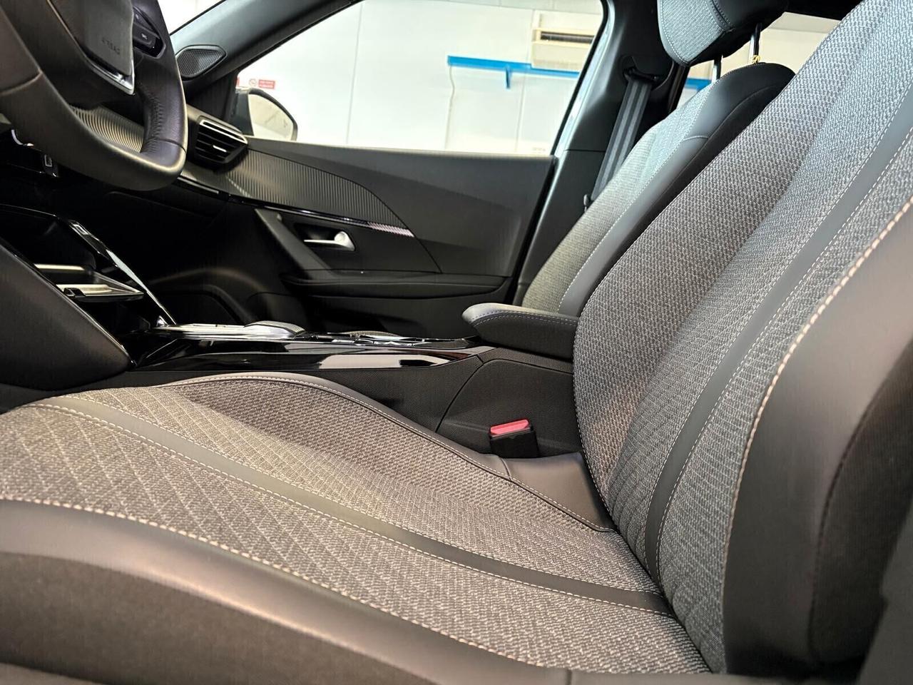 Peugeot 2008 ALLURE motore elettrico 156 CV 5 porte SPOTICAR