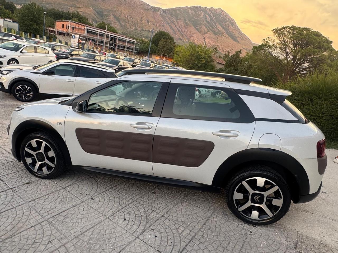Citroen C4 Cactus BlueHDi 100 Shine bianco perlato