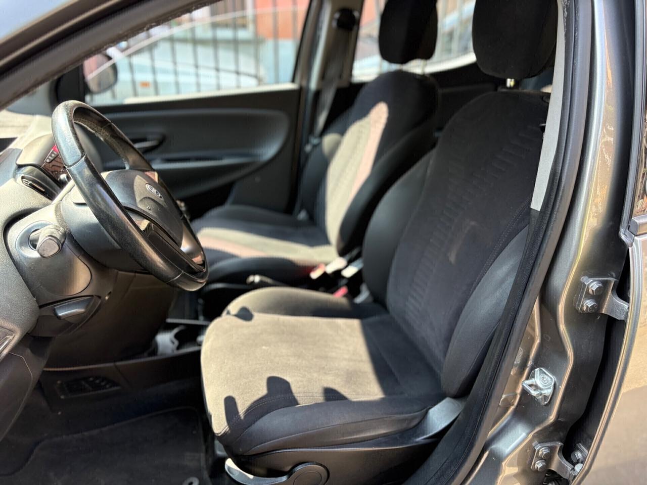 Lancia Ypsilon 0.9 TwinAir Metano Ecochic Gold 2013