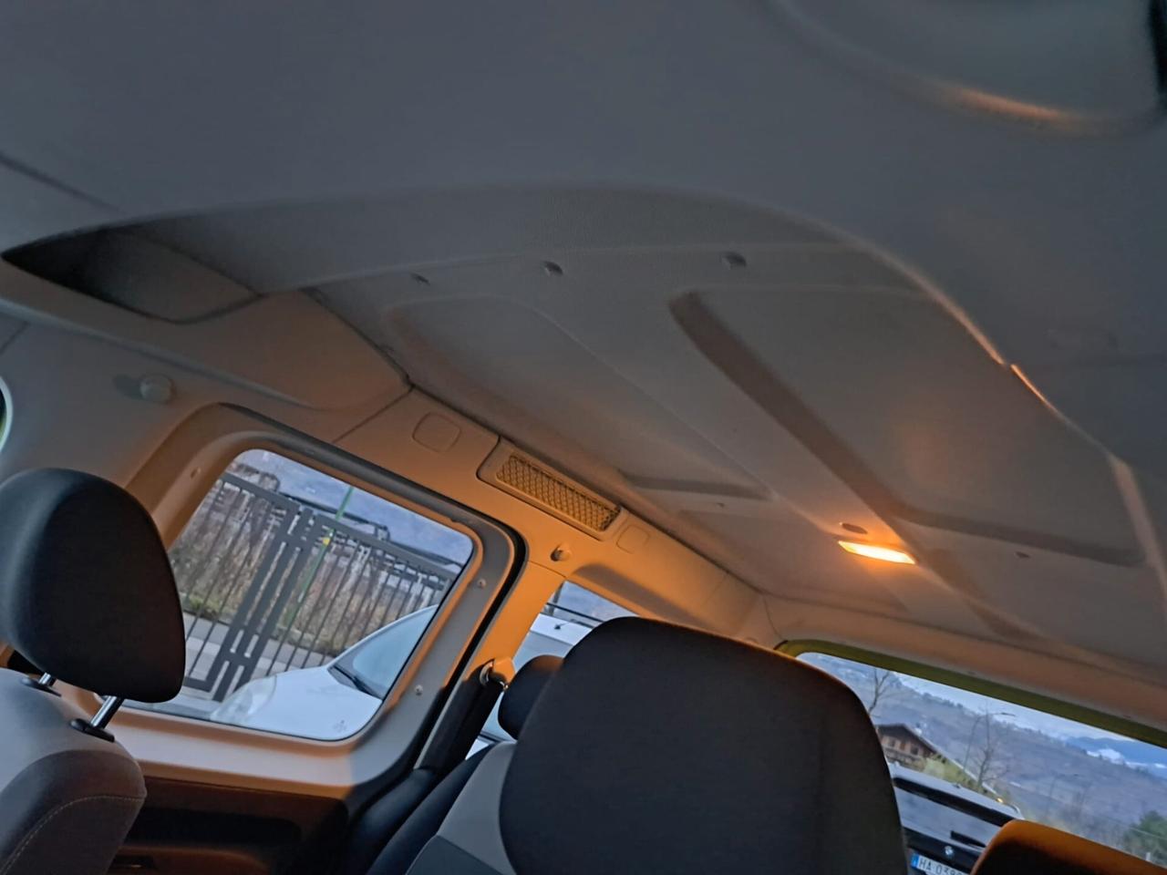 Volkswagen Caddy 1.6 TDI 102 CV