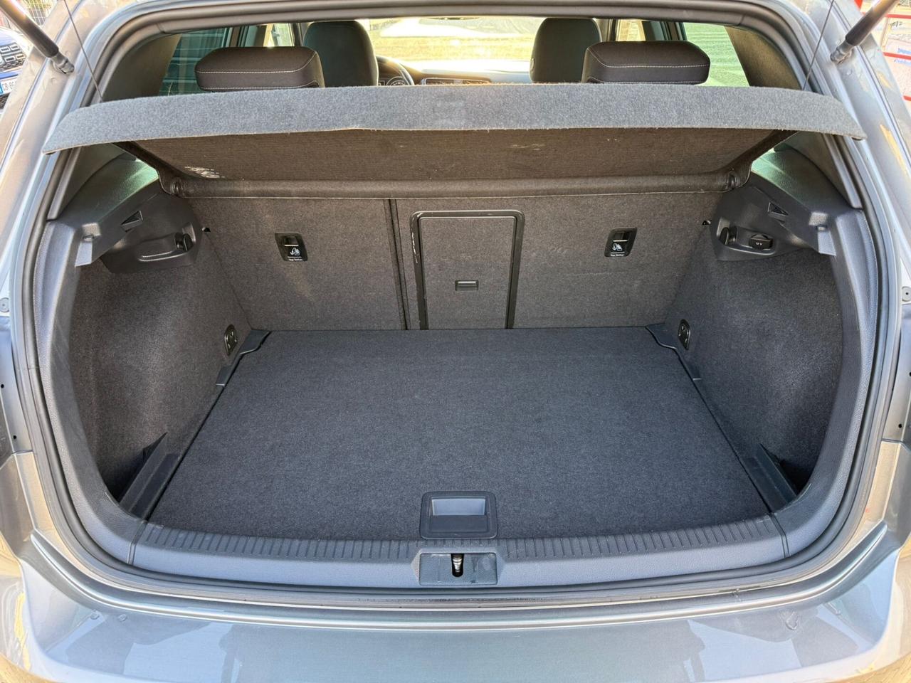 Volkswagen Golf 1.6 TDI 110 CV DSG R-LINE