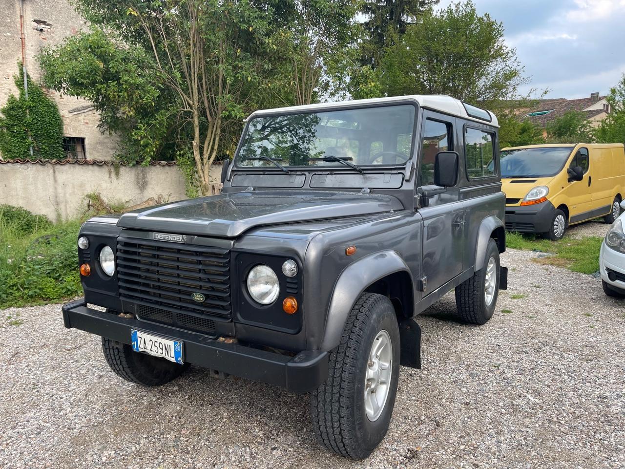 Land Rover Defender 90 2.5 Td5 Station Wagon SE