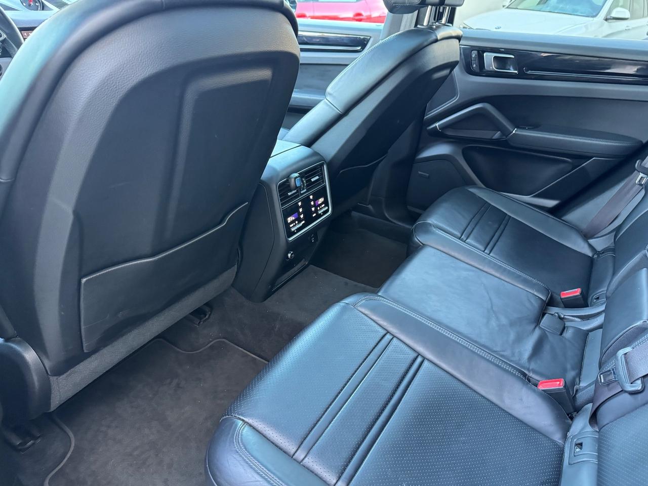 Porsche Cayenne 3.0 V6 Platinum Edition