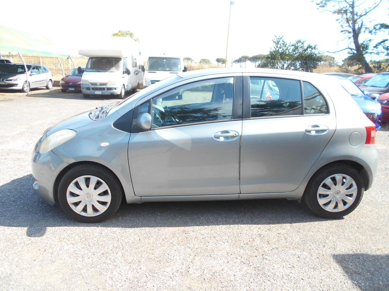 Toyota Yaris 1.3 5 porte 5 posti