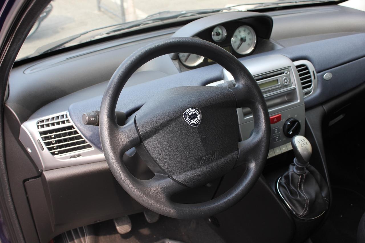 Lancia Ypsilon 1.2 ORO FRIZIONE NUOVA APPENA FATTA NEOPATENTATI
