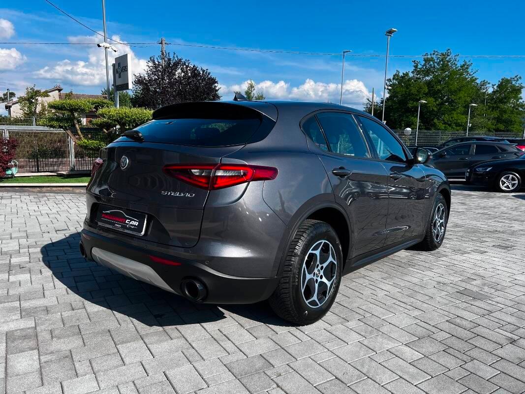 Alfa Romeo Stelvio 2.2 t Business rwd 160cv auto