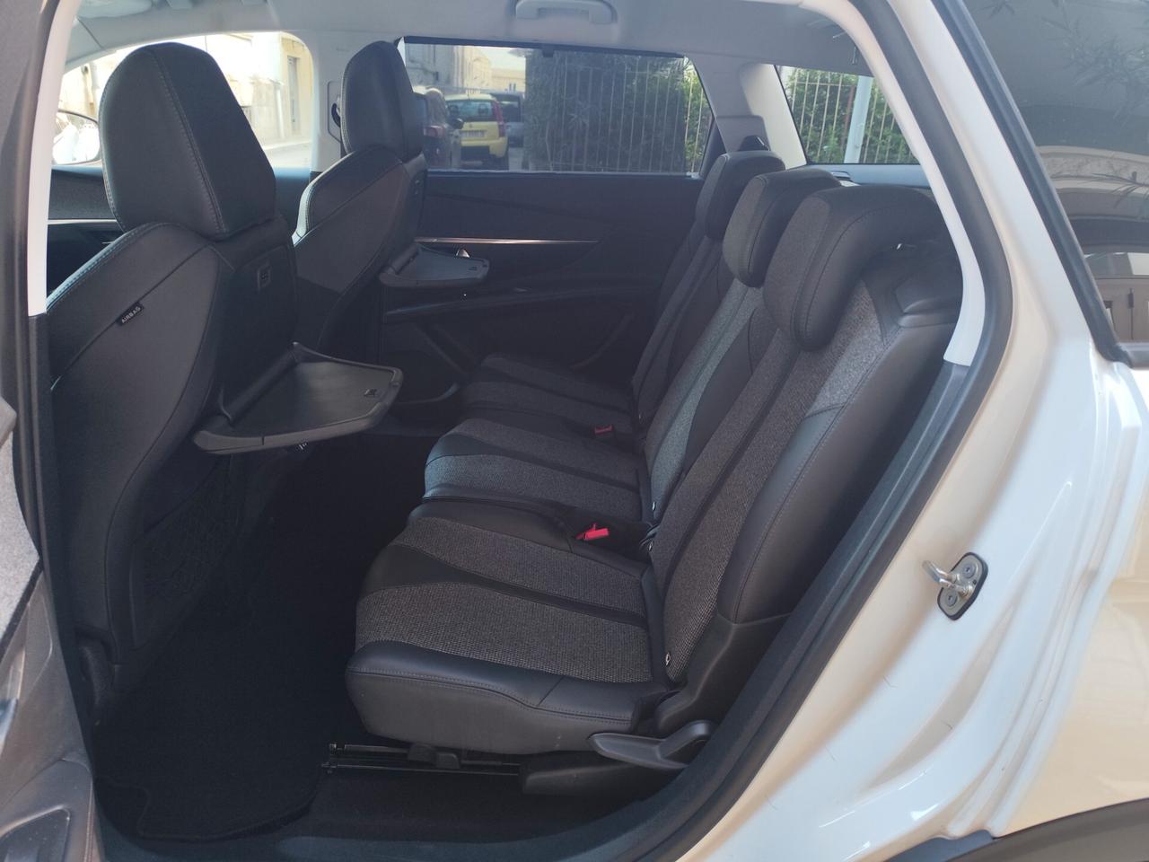 Peugeot 5008 1.6BlueHDi 120CV AUTOMATICA 7 POSTI