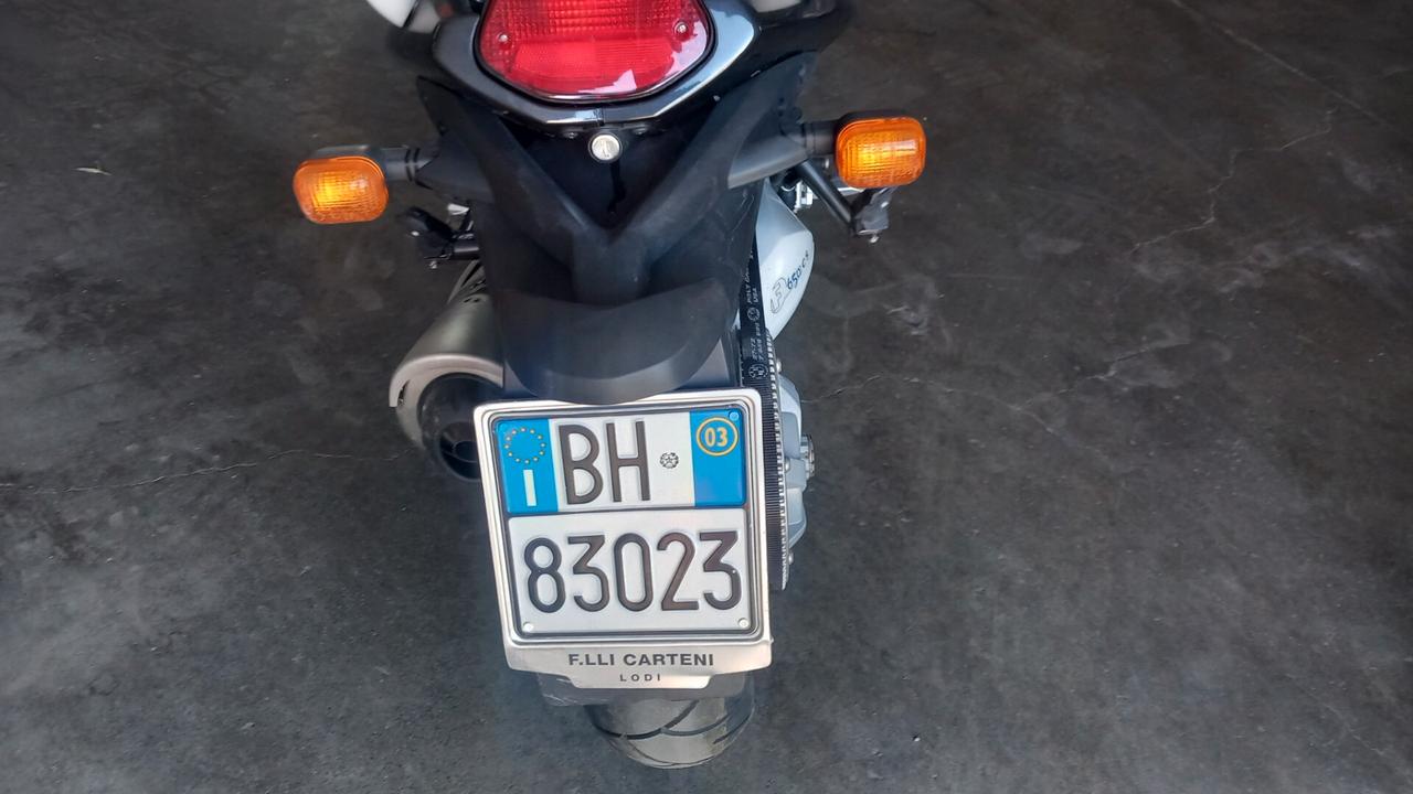 Bmw F 650 CS Moto con soli 900km