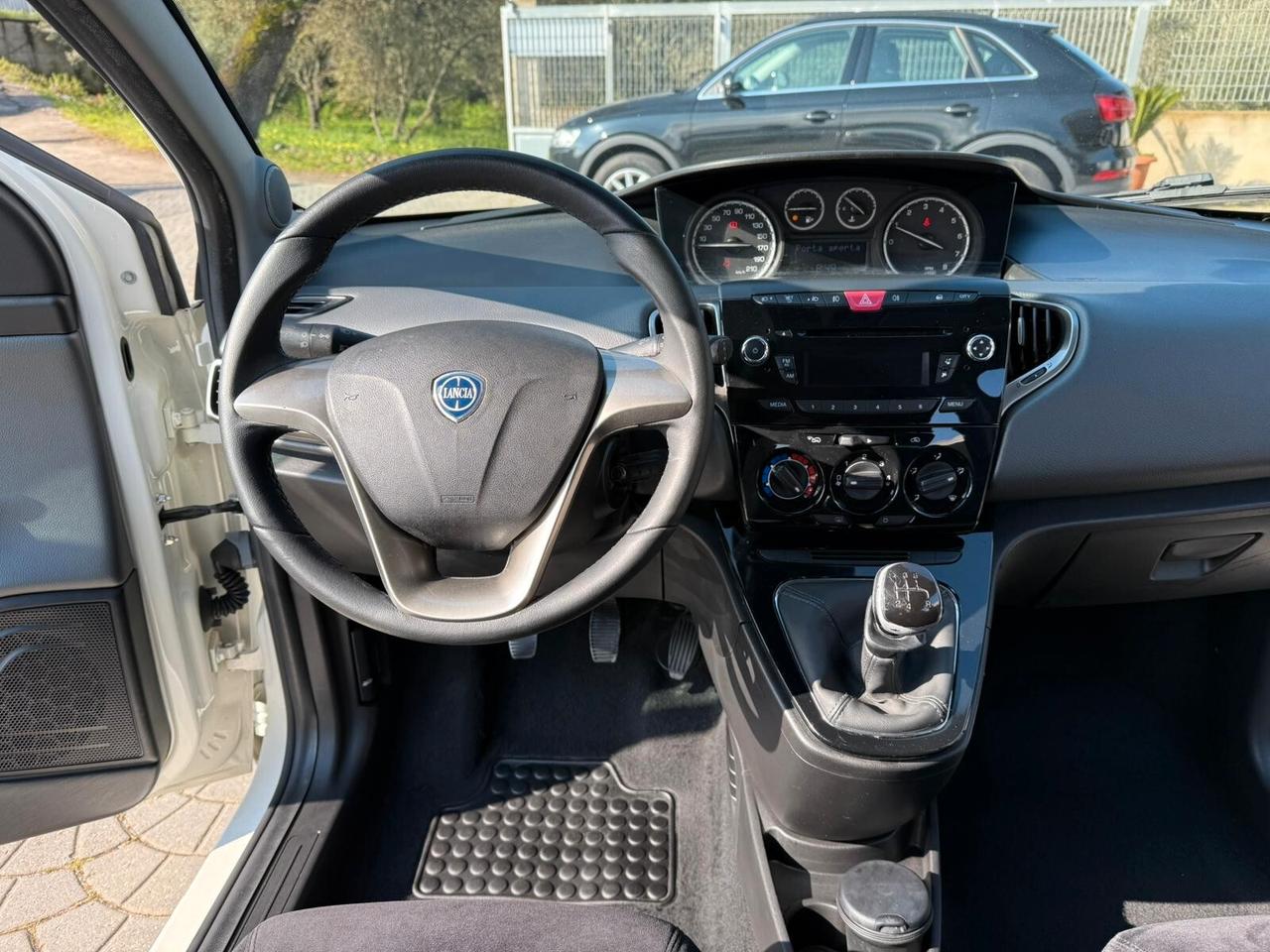 Lancia Ypsilon 1.2 69 CV 5 porte