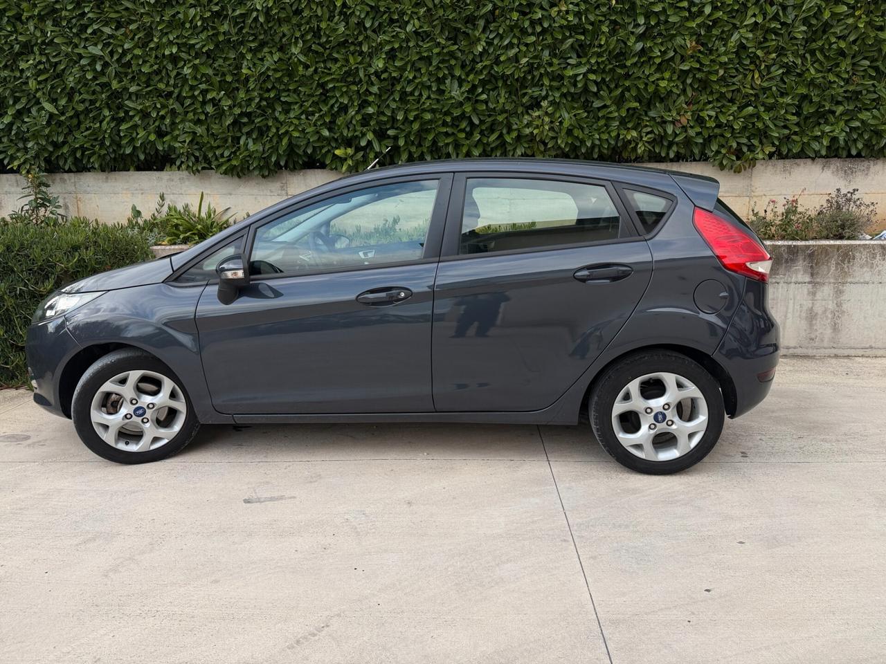 Ford Fiesta 1.4 TDCi 70CV 5 porte Titanium