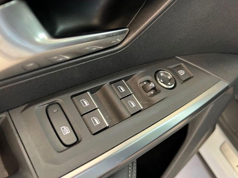 Peugeot e-3008 210cv 73 kWh GT