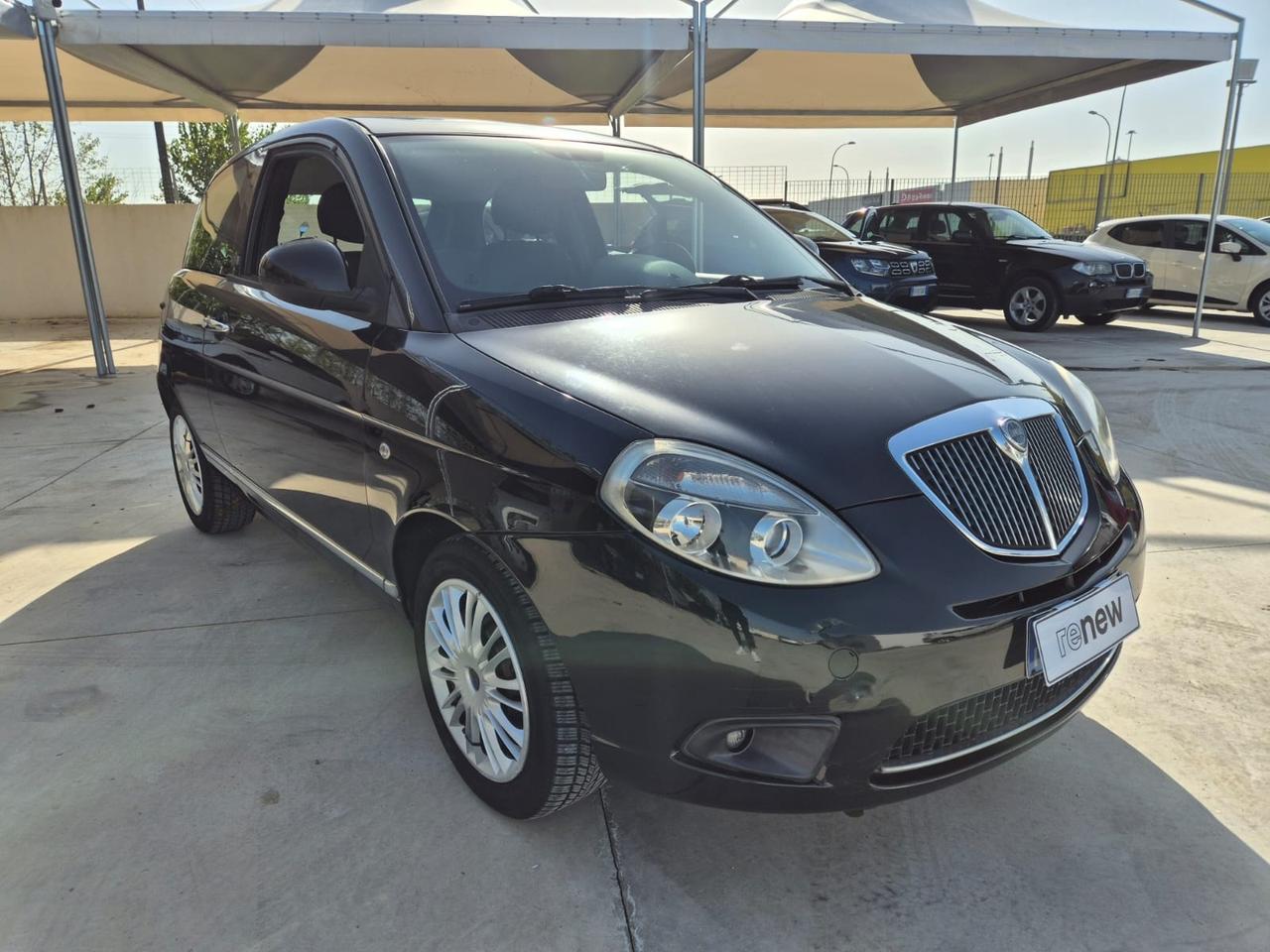 Lancia Ypsilon 1.2 69 CV Unyca