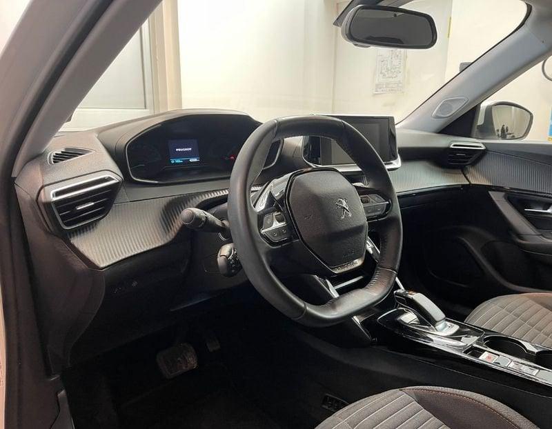 Peugeot 2008 motore elettrico 136 CV Active