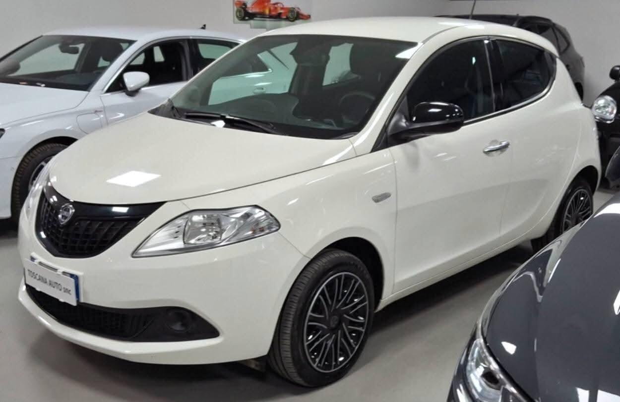 Lancia Ypsilon 1.0 5 porte S&S Hybrid Gold Plus