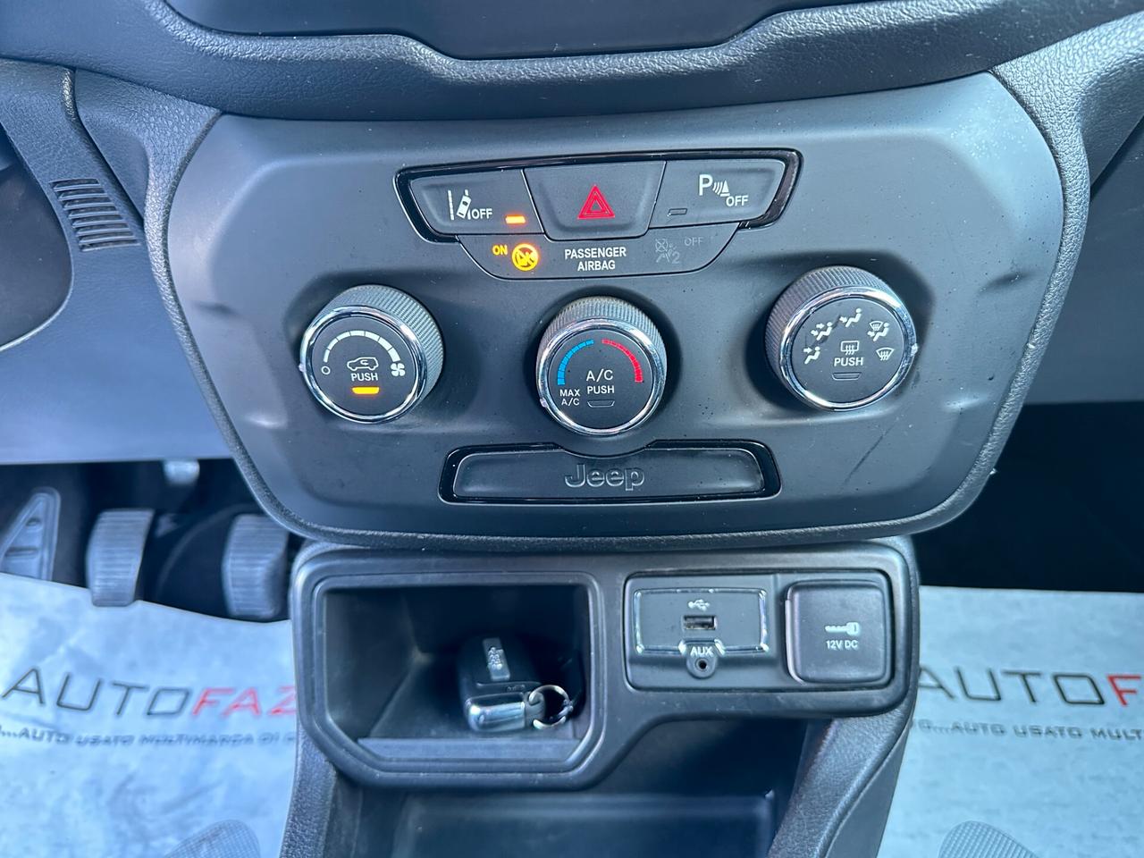 Jeep Renegade 1.6 Mjt 130 CV Longitude Dark night