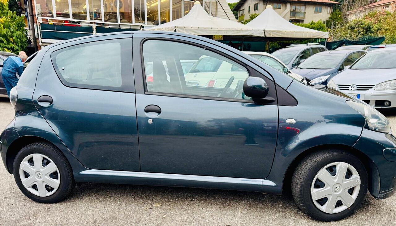Toyota Aygo 1.0 12V 5 porte