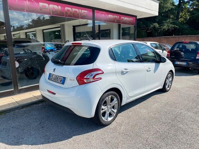 Peugeot 208 1.4 HDi 68 CV 5 porte