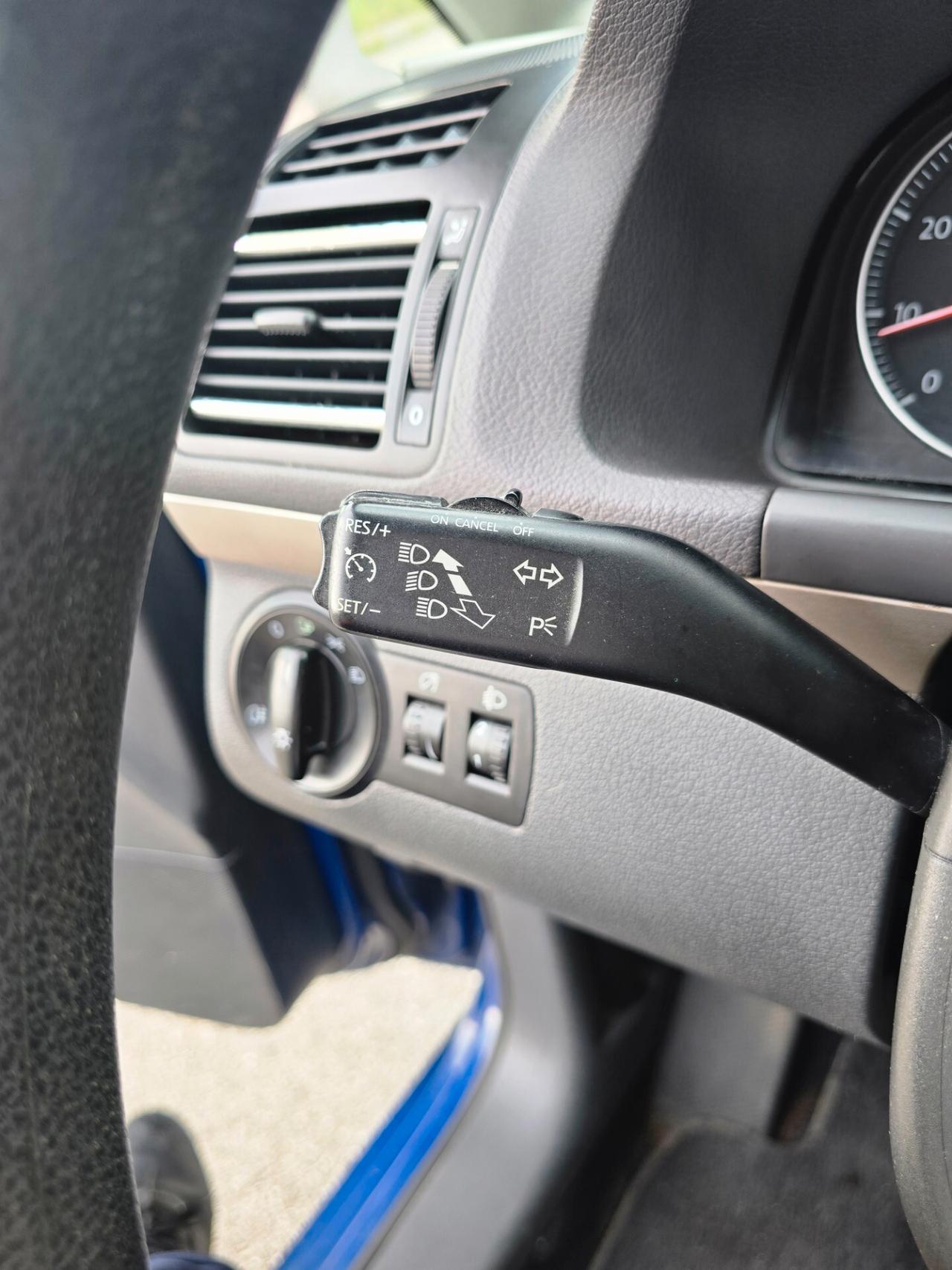 Volkswagen Touran 2.0 B/METANO 7 POSTI