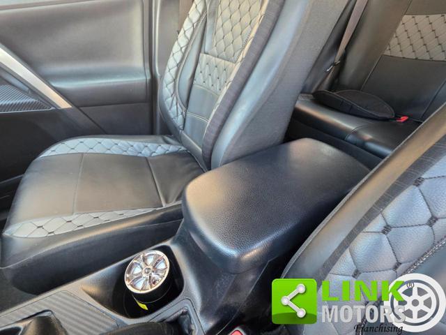 TOYOTA RAV 4 2.0 D-4D 4WD Lounge