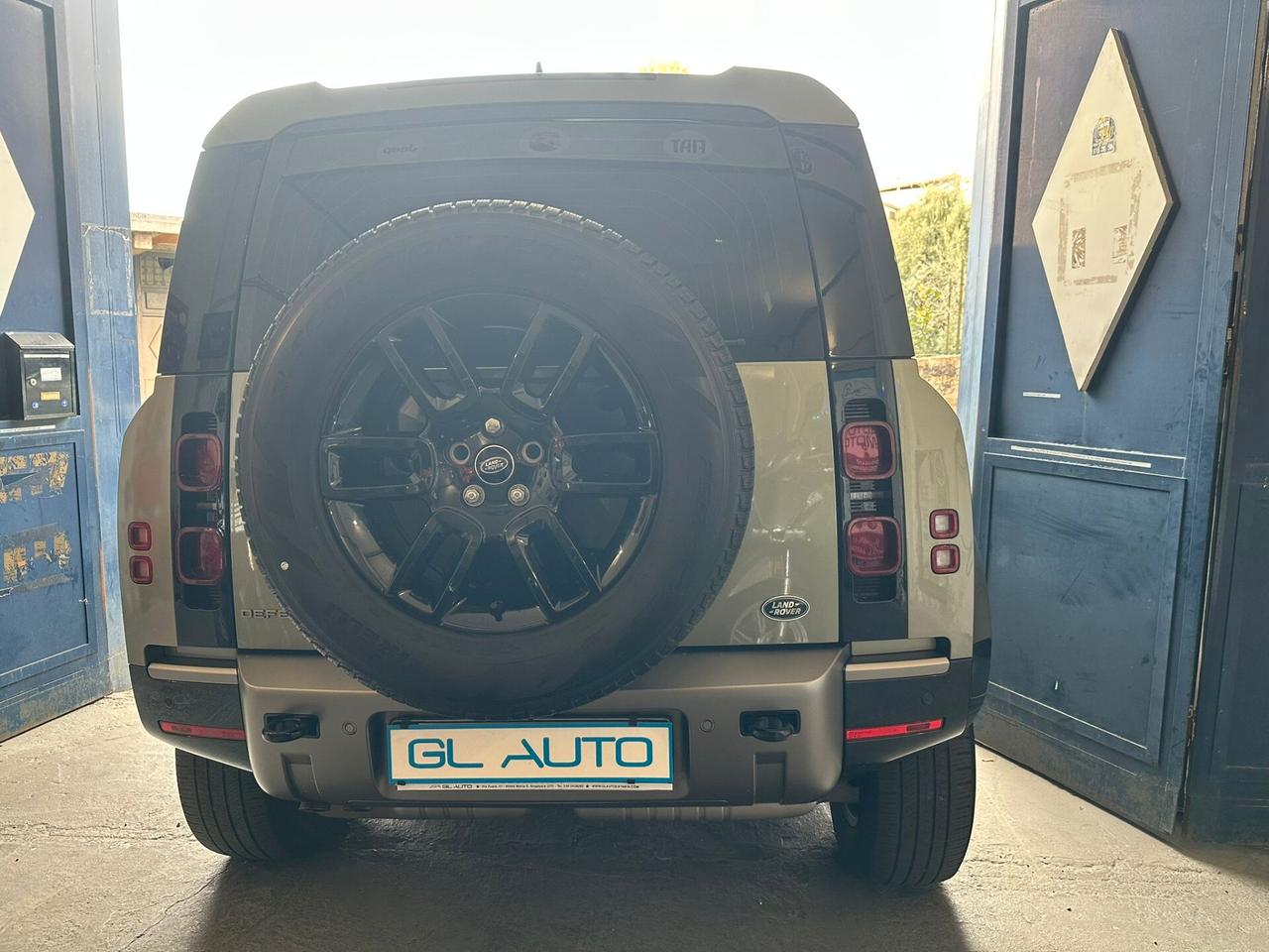 Land Rover Defender 90 3.0D I6 200 CV AWD Auto X-Dynamic S