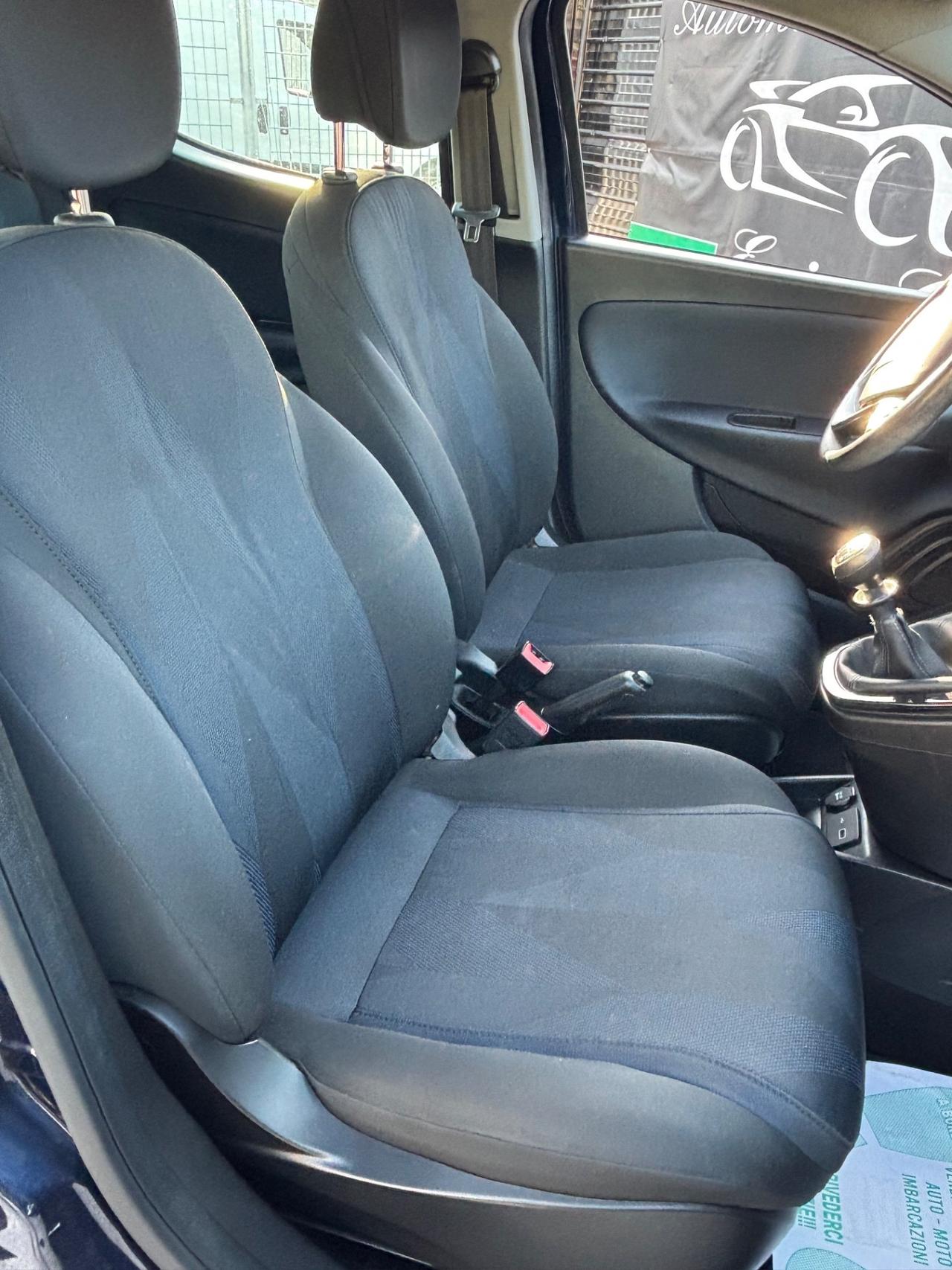 Lancia Ypsilon 0.9 TwinAir 5 porte Metano Ecochic Black and Noir