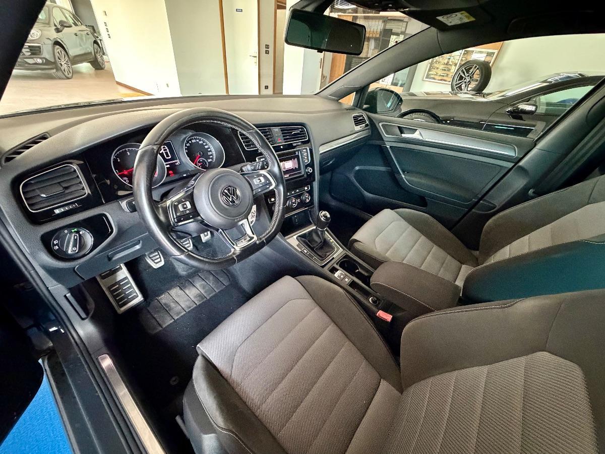 Volkswagen Golf 2.0 tdi R-Line 150cv