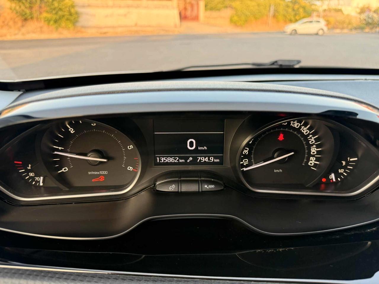 Peugeot 208 1.5 HDi 102 CV Stop&Start 5 porte Allure/OK NEOPATENTATI