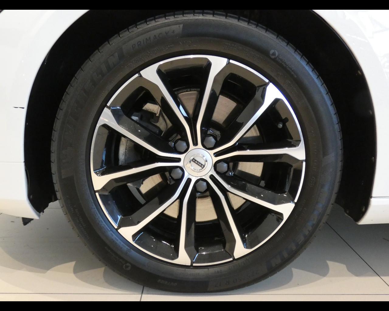 VOLVO V60 (2018-->) - V60 B4 (d) Geartronic Momentum Business