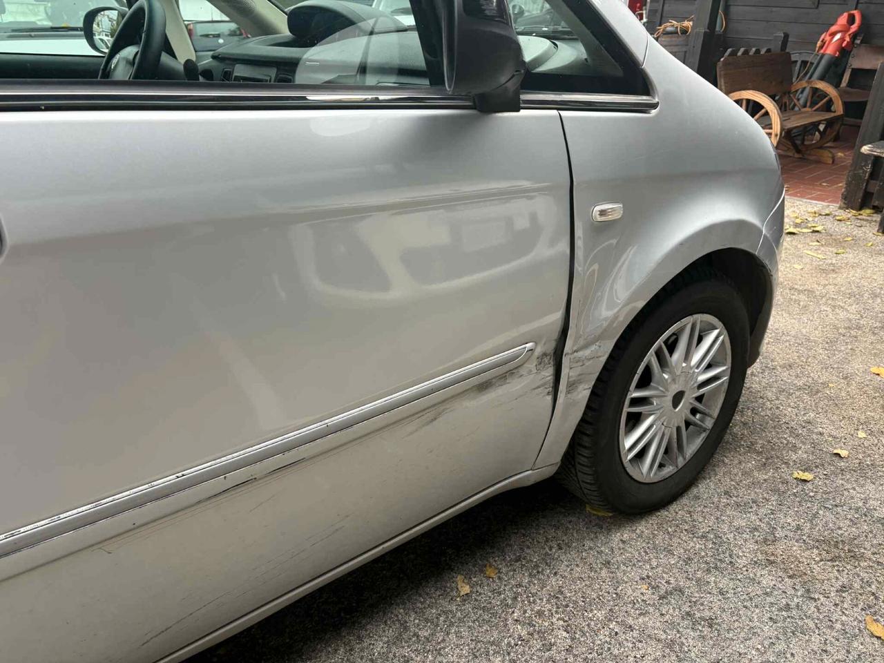 Lancia MUSA 1.3 Mjt 95 CV 5th Avenue GANCIO TRAINO