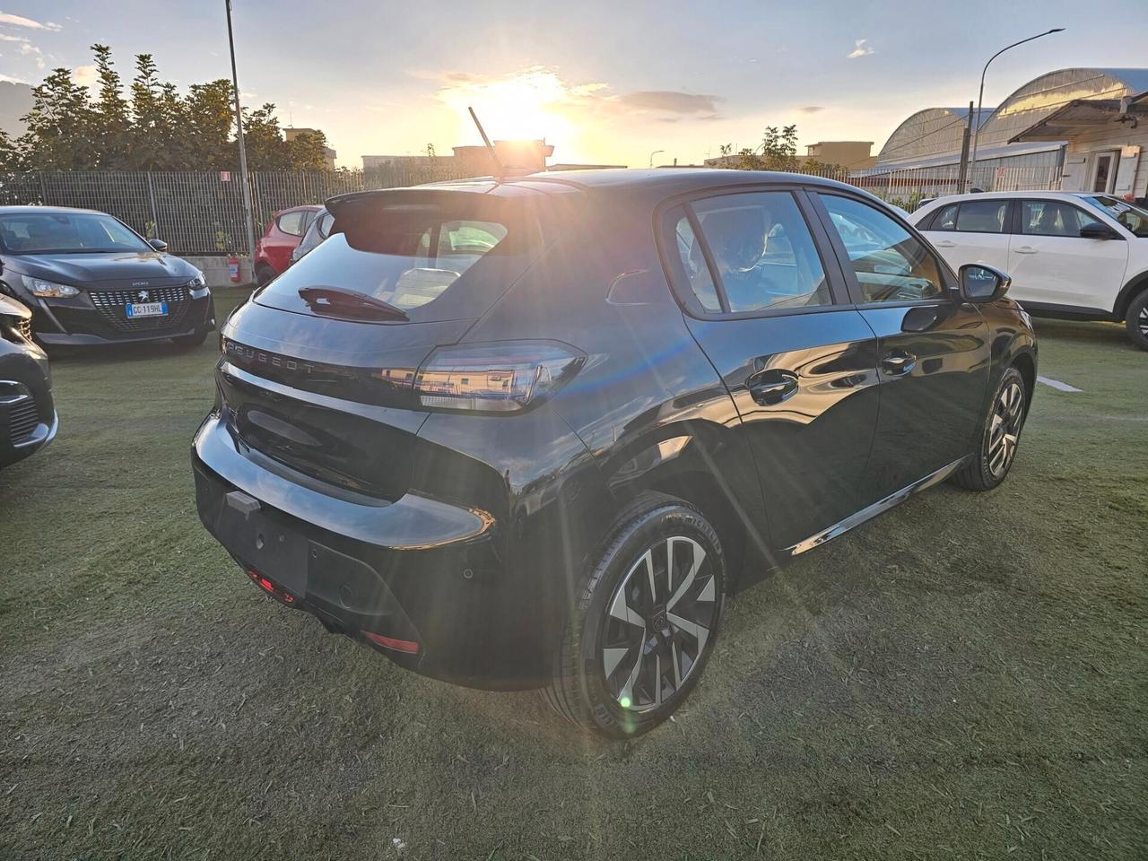 Peugeot 208 PureTech 100 Style KM 0