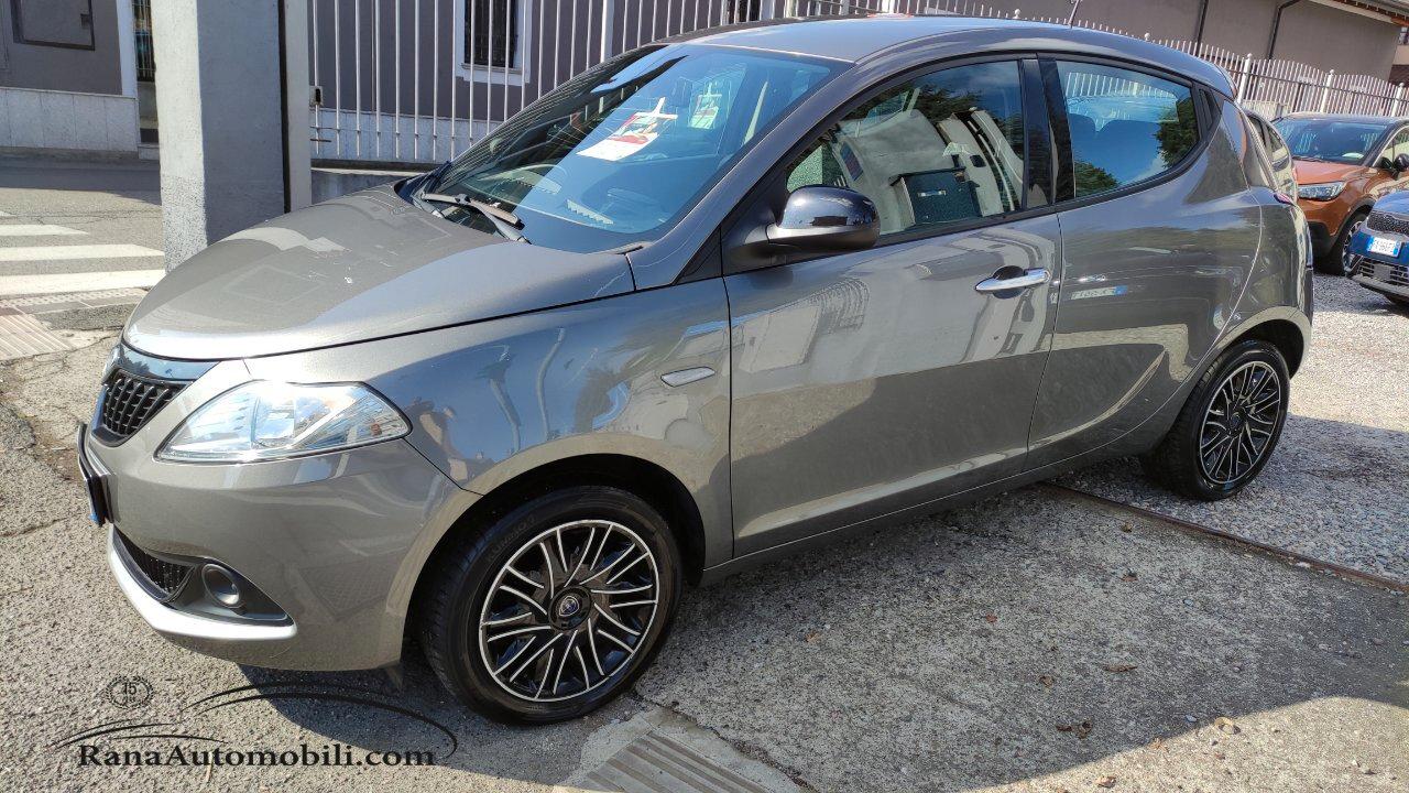Lancia Ypsilon Hybrid 1.0 FireFly