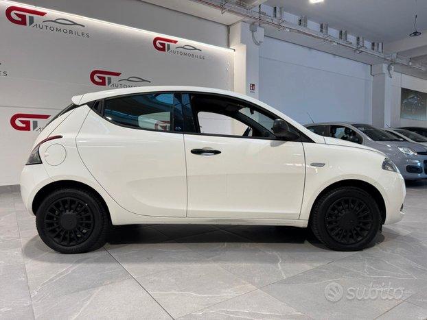 Lancia Ypsilon 1.2 69 CV 5 porte S&S Elefantino Bl