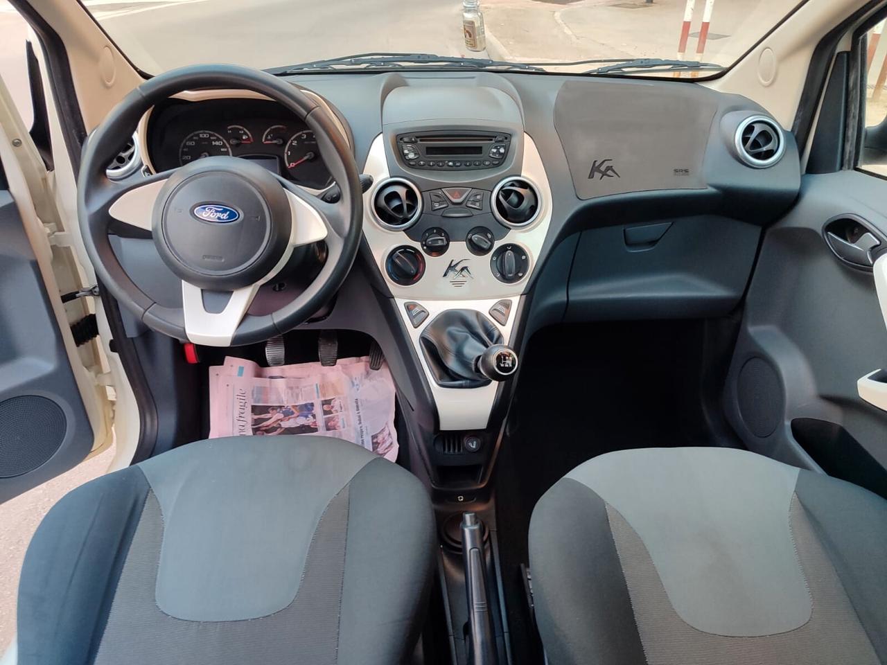 Ford Ka 1.2 BENZ. 69CV Titanium!